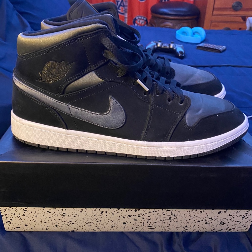 Air Jordan 1’s - Picture 3 of 4